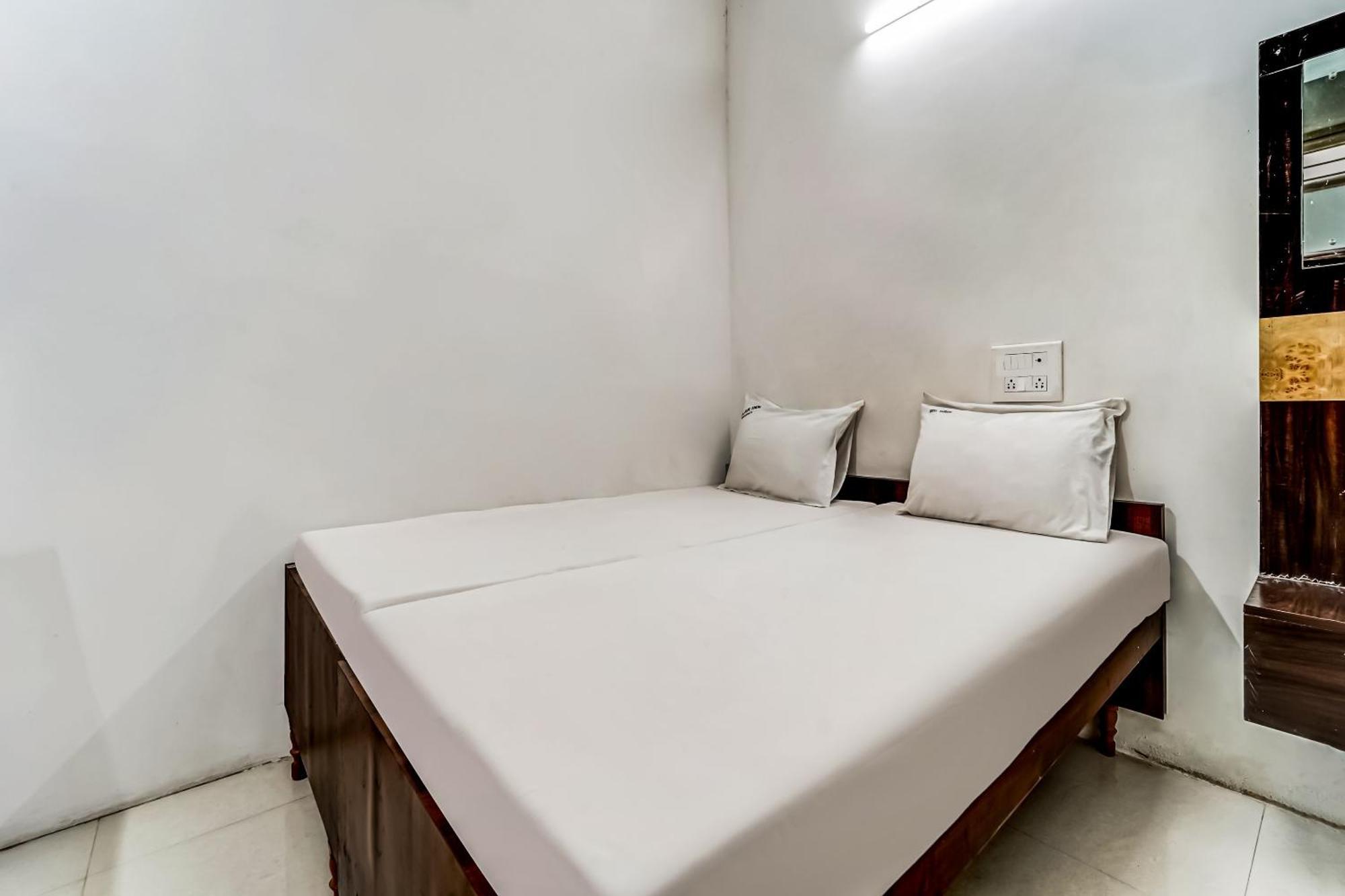 Hotel O Solar Inn تيروباتي المظهر الخارجي الصورة